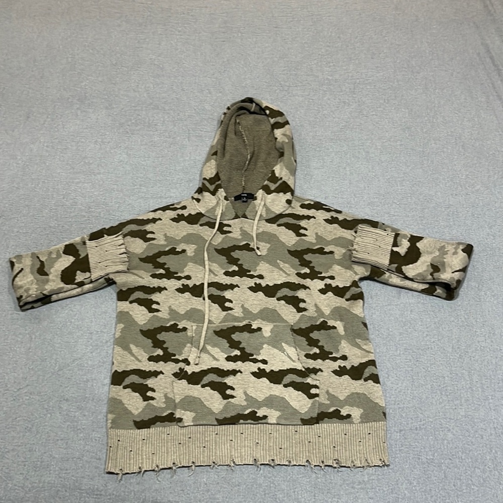 Fate Camo Womens Sweater Size S
